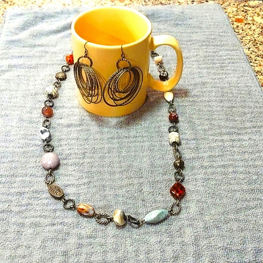 Necklace & earrings, Premier Design. 2 Piece Set. Excellent condition.